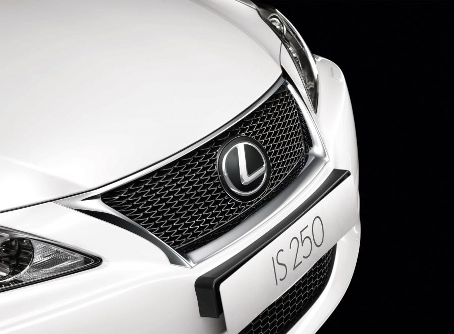  Lexus IS250 F-Sport 2009 года  (EU) (фото 8 из 9)